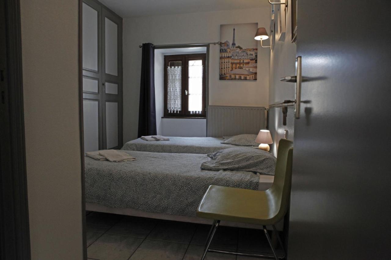 Auberge du Cheval Blanc Avallon Buitenkant foto