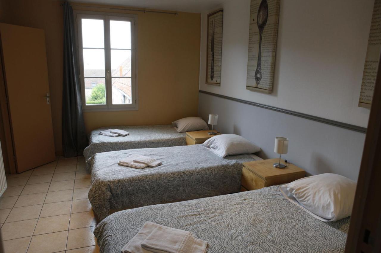 Auberge du Cheval Blanc Avallon Buitenkant foto